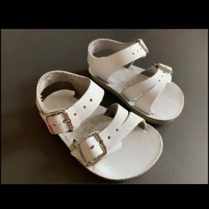 Salt Water by Hoy baby sandals
